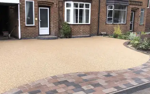 Resin bound driveway with block paved edging and drainage