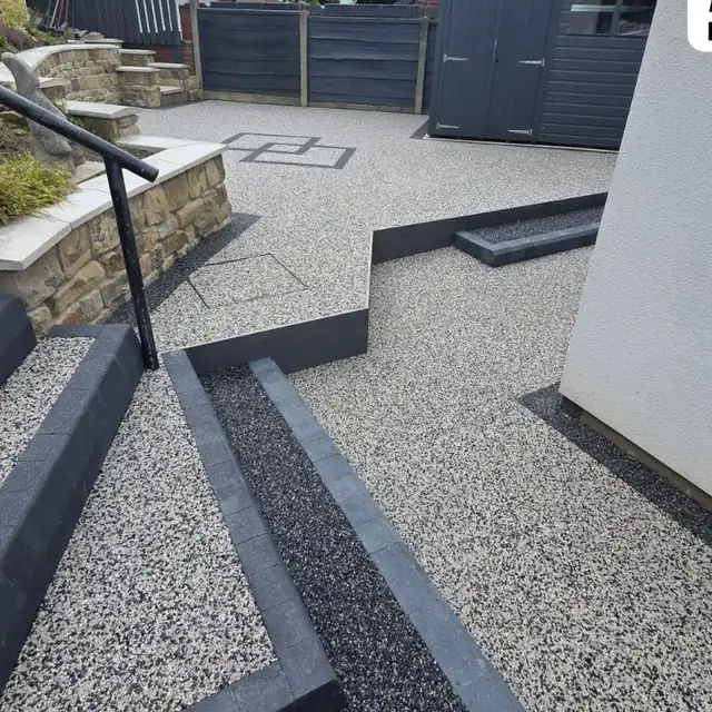 Resin bound surfacing with block paved steps